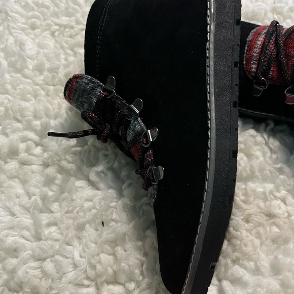 Bobs - Picture 2 of 3